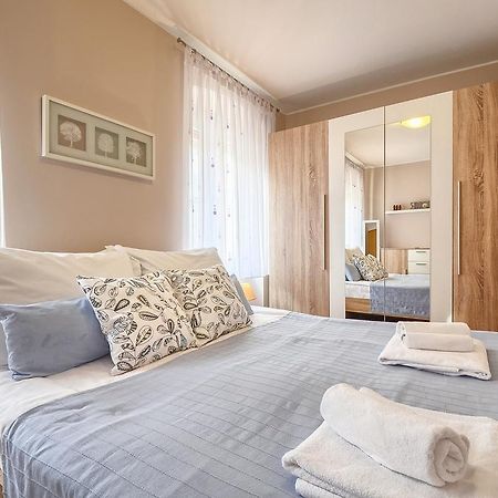 E&E Apartment Arena With Free Private Parking Pula Ngoại thất bức ảnh