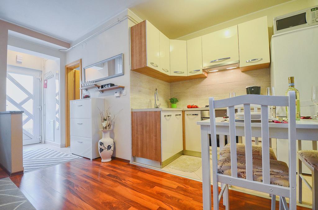 E&E Apartment Arena With Free Private Parking Pula Ngoại thất bức ảnh