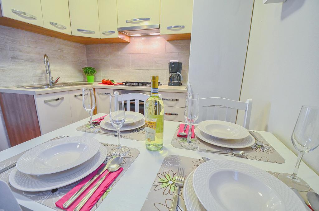 E&E Apartment Arena With Free Private Parking Pula Ngoại thất bức ảnh