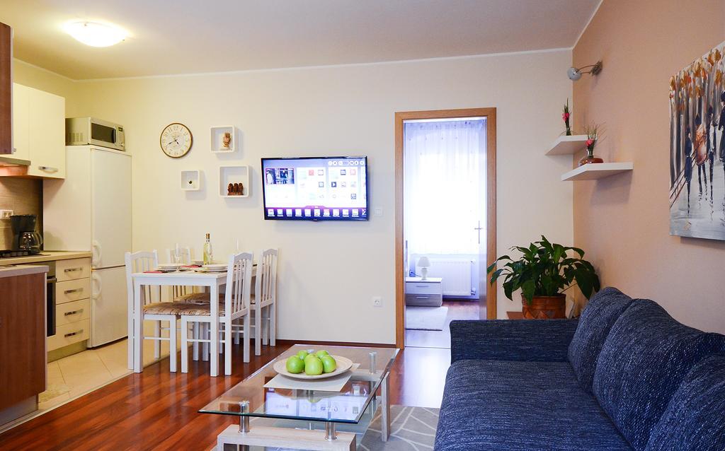 E&E Apartment Arena With Free Private Parking Pula Ngoại thất bức ảnh
