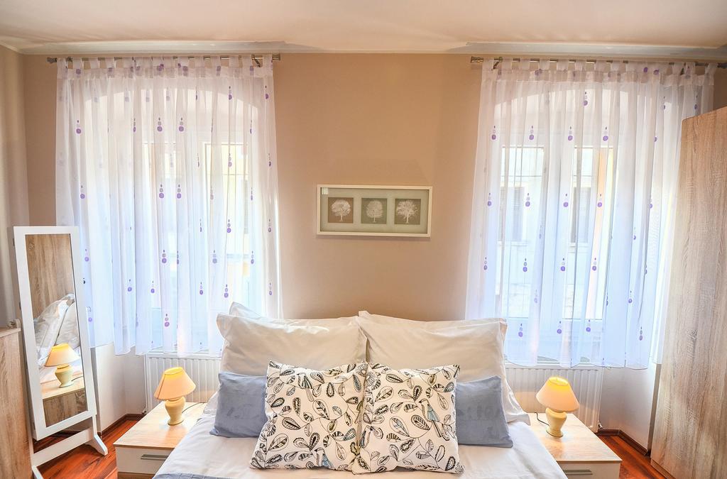 E&E Apartment Arena With Free Private Parking Pula Ngoại thất bức ảnh